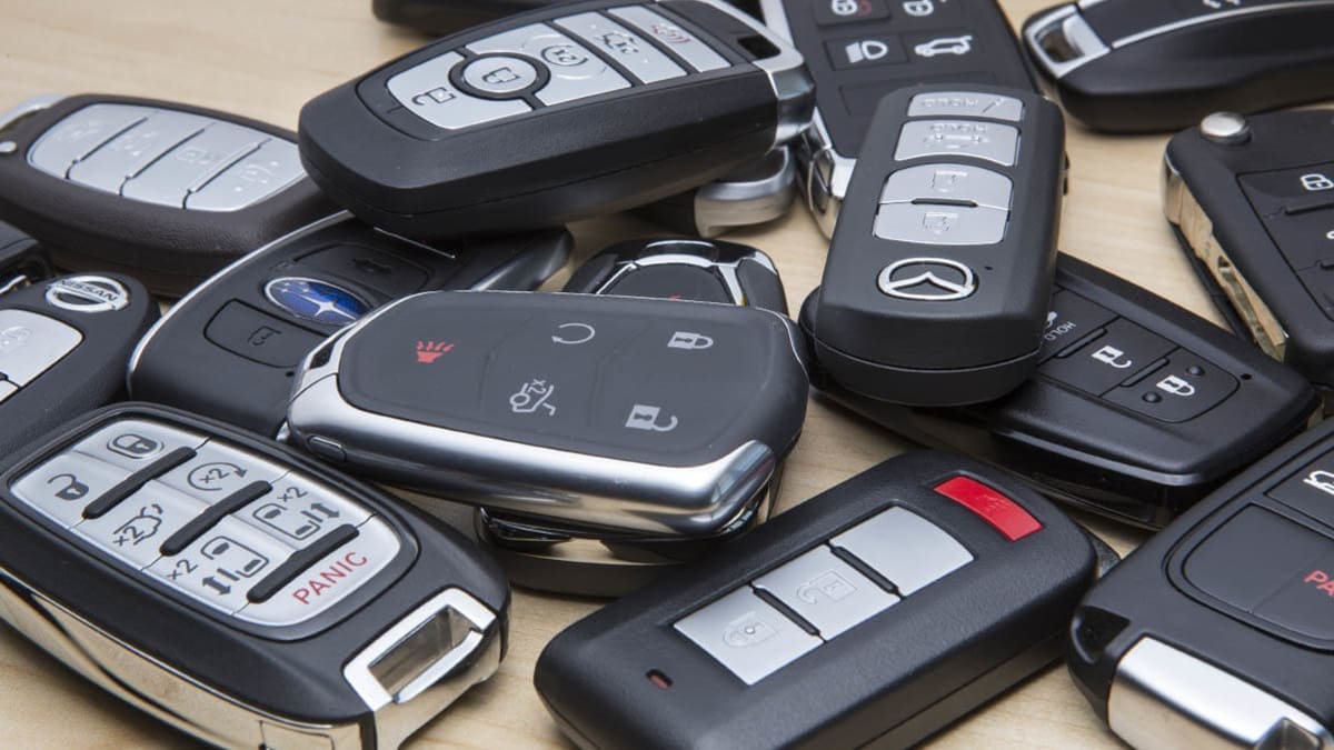 Bakersfield automotive locksmith smart key programming services
